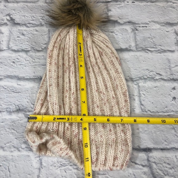 Betsey Johnson tan knit hat Pompom top Stretchy Faux Fur - Picture 6 of 11